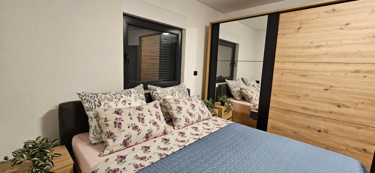 Betty Apartments Borik - Whole Ground Floor Rovinj Kültér fotó